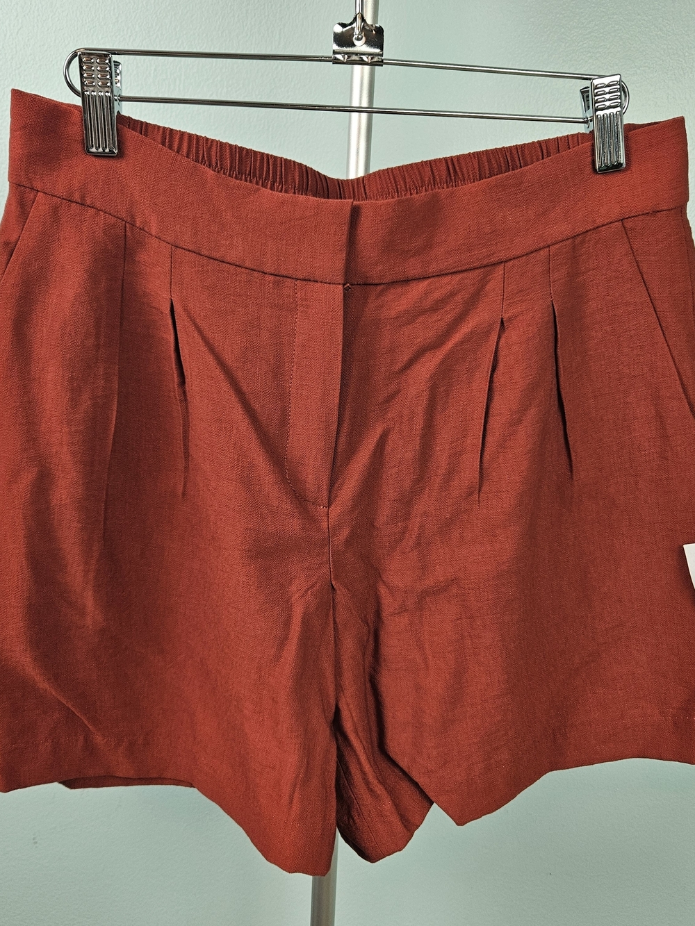 NWOT Vince Camuto Rust Orange Tailored Pleat Front Shorts